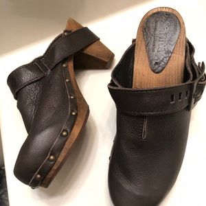 Sanita clogs 39 studs dark brown softest leather (Dansko)